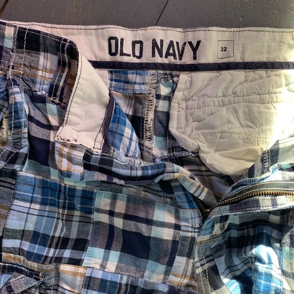 Cargo shorts - Picture 2 of 3